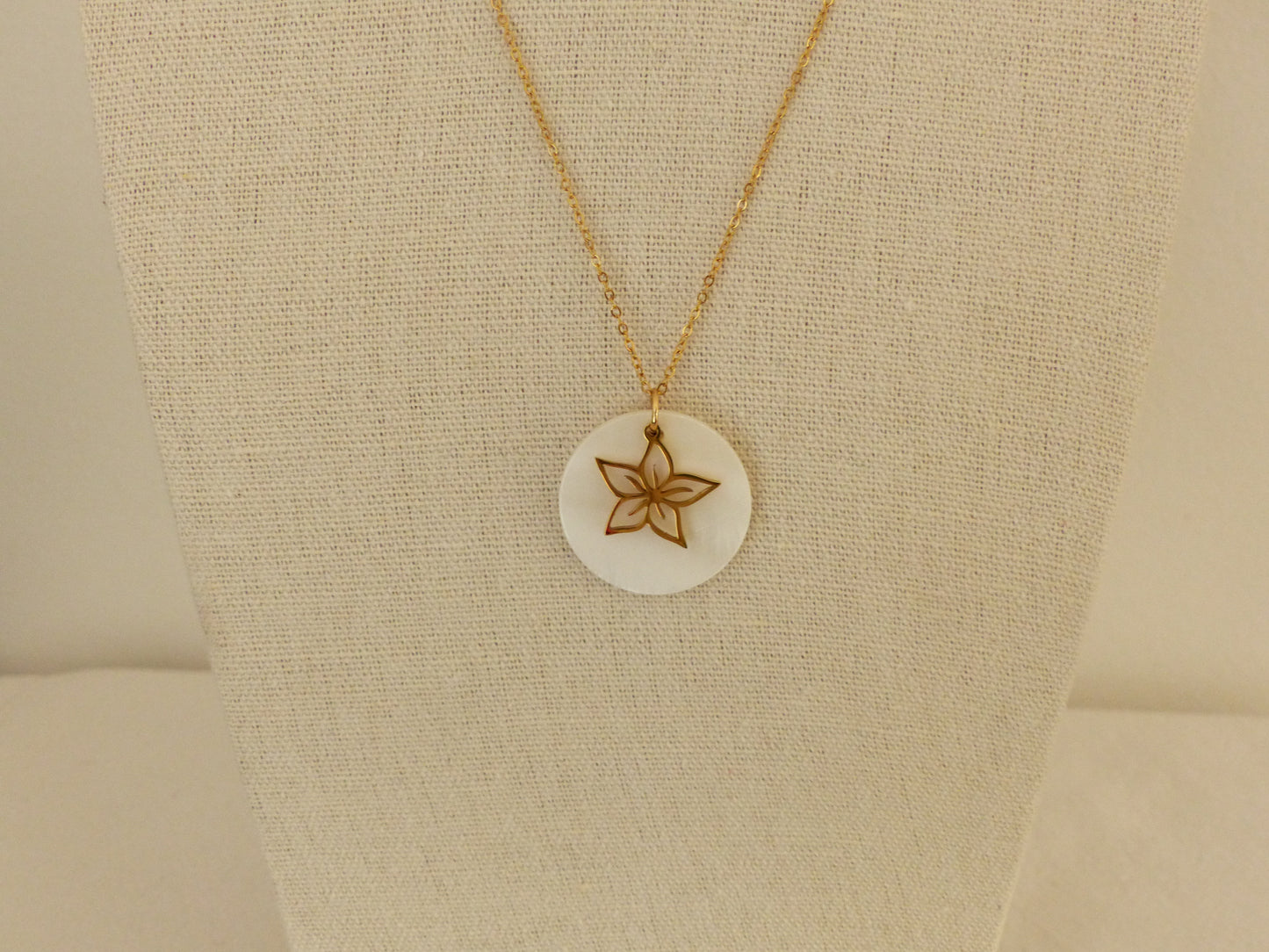 AURORE COLLIER ACIER INOXYDABLE NACRE PENDENTIF SPLELEGANTE