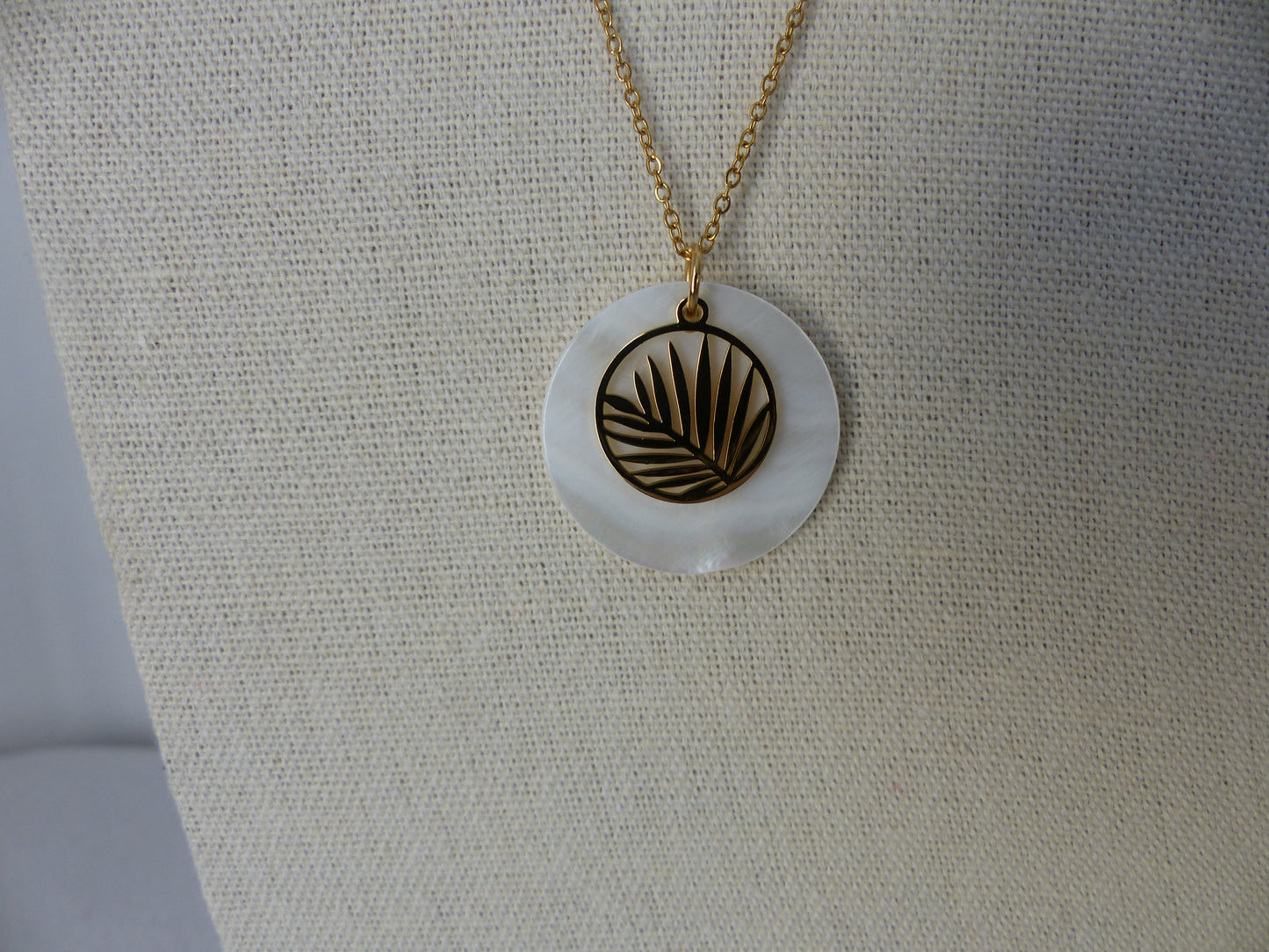 AURORE COLLIER ACIER INOXYDABLE NACRE PENDENTIF SPLELEGANTE
