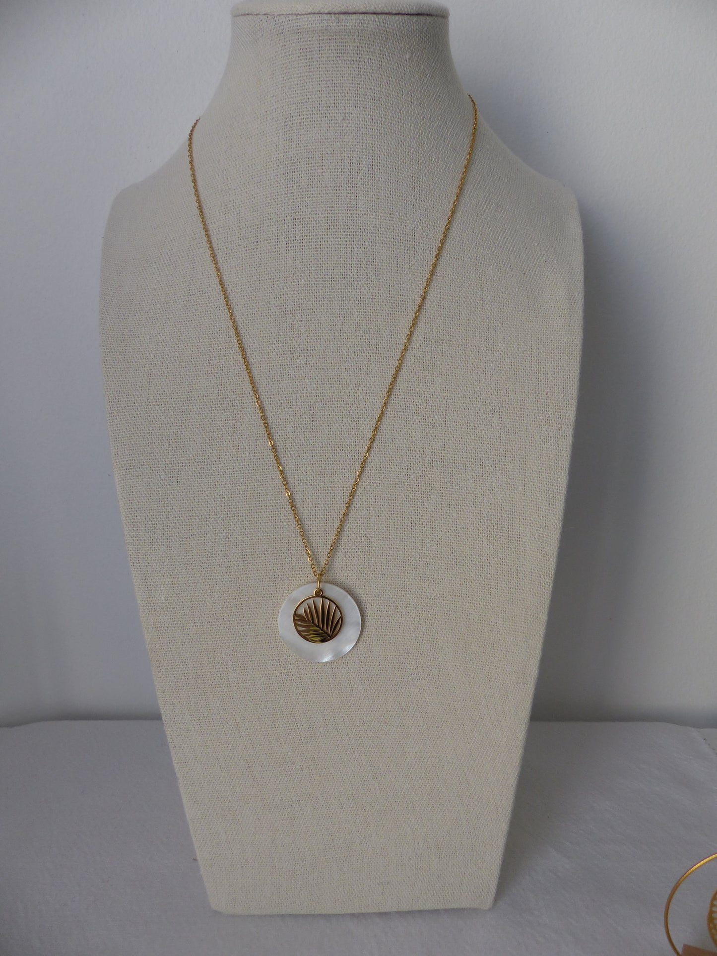 AURORE COLLIER ACIER INOXYDABLE NACRE PENDENTIF SPLELEGANTE