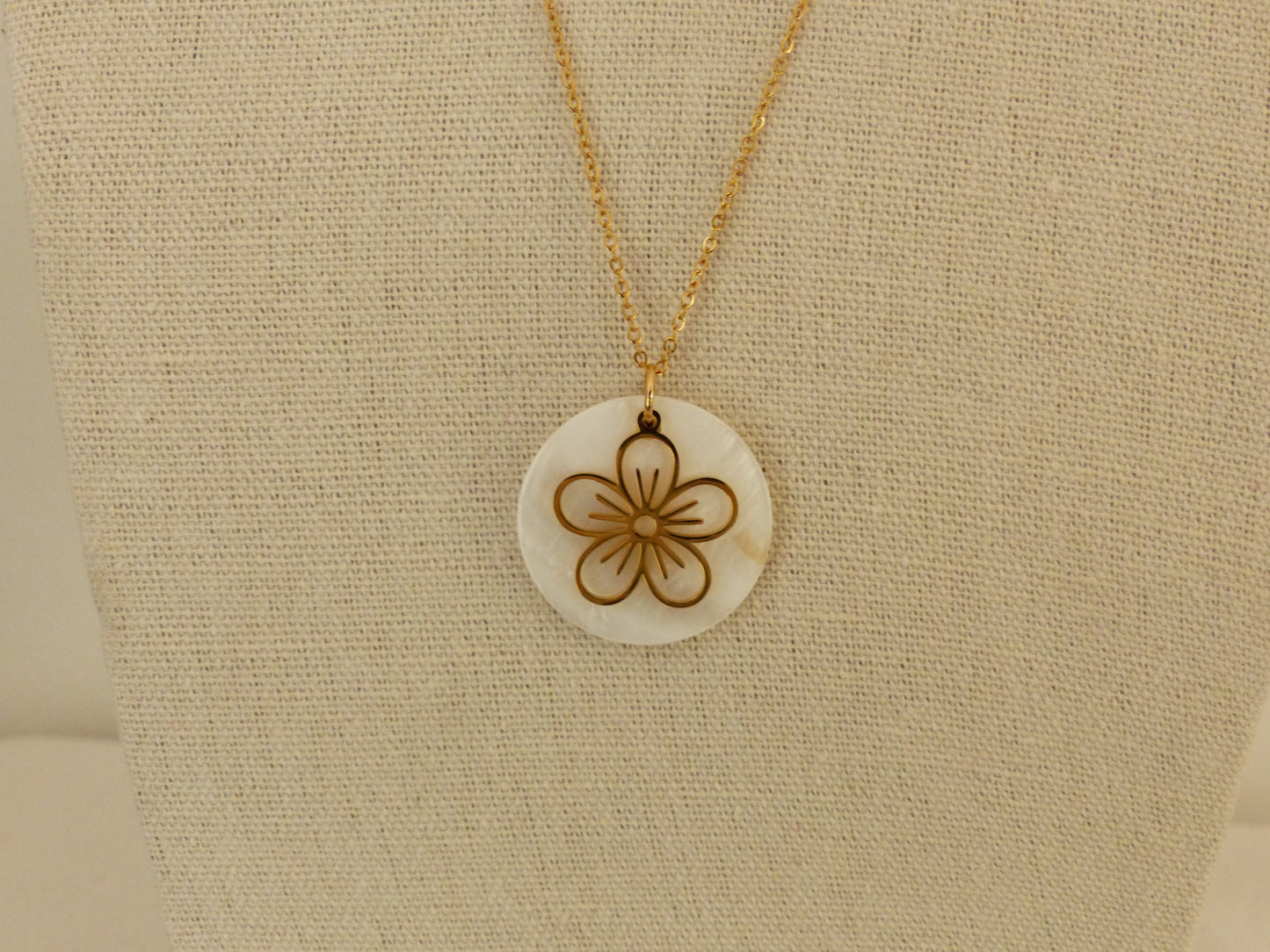 AURORE COLLIER ACIER INOXYDABLE NACRE PENDENTIF SPLELEGANTE