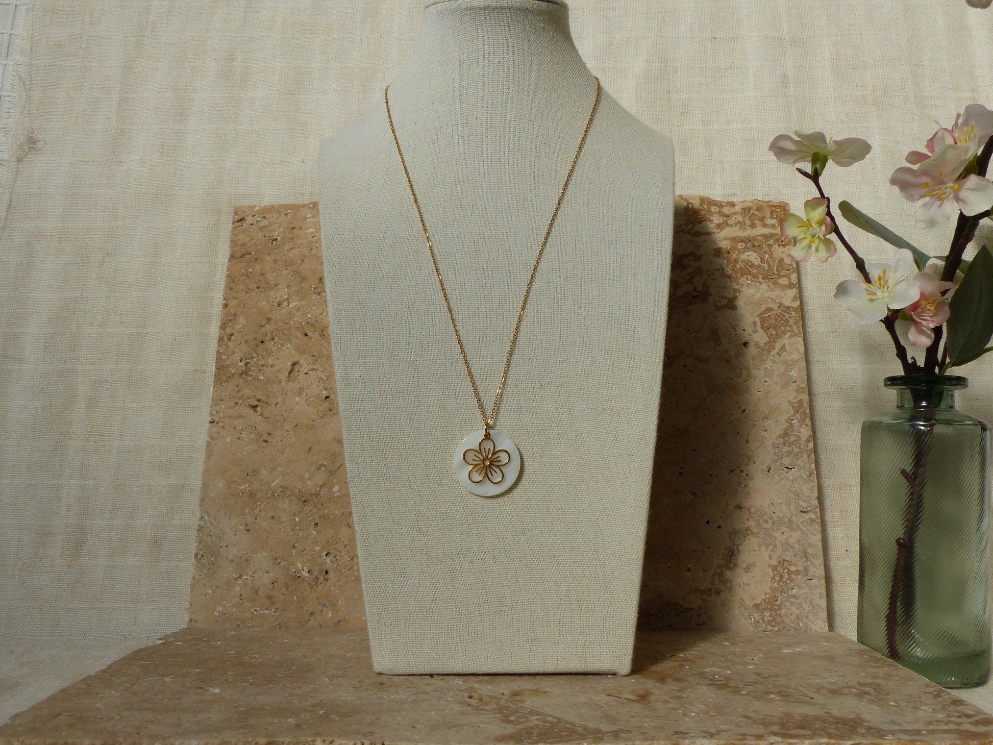AURORE COLLIER ACIER INOXYDABLE NACRE PENDENTIF SPLELEGANTE