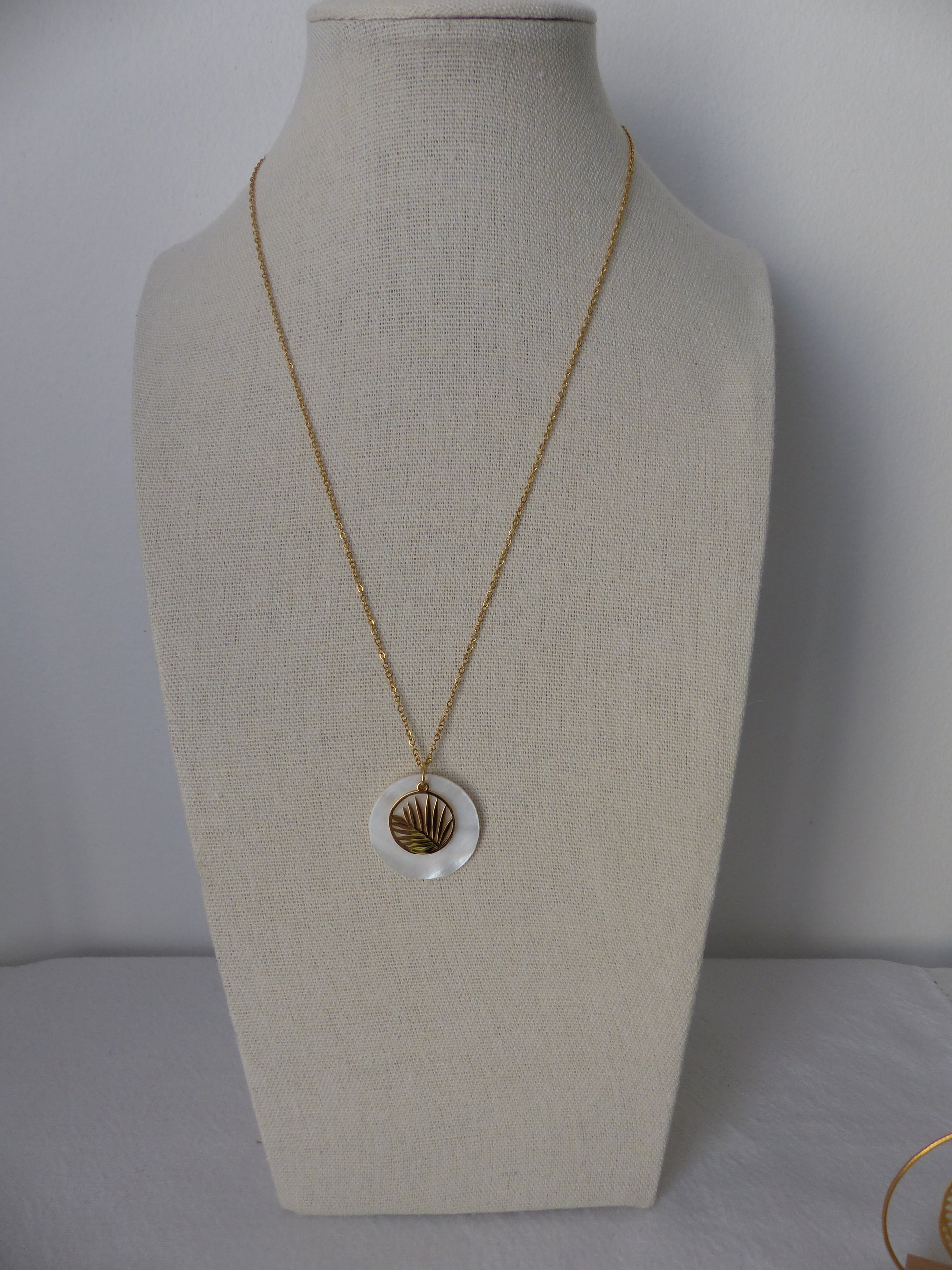 AURORE COLLIER ACIER INOXYDABLE NACRE PENDENTIF SPLELEGANTE