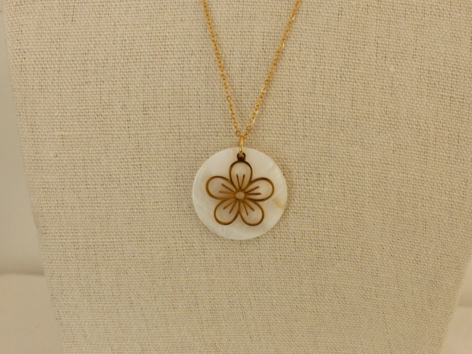 AURORE COLLIER ACIER INOXYDABLE NACRE PENDENTIF SPLELEGANTE