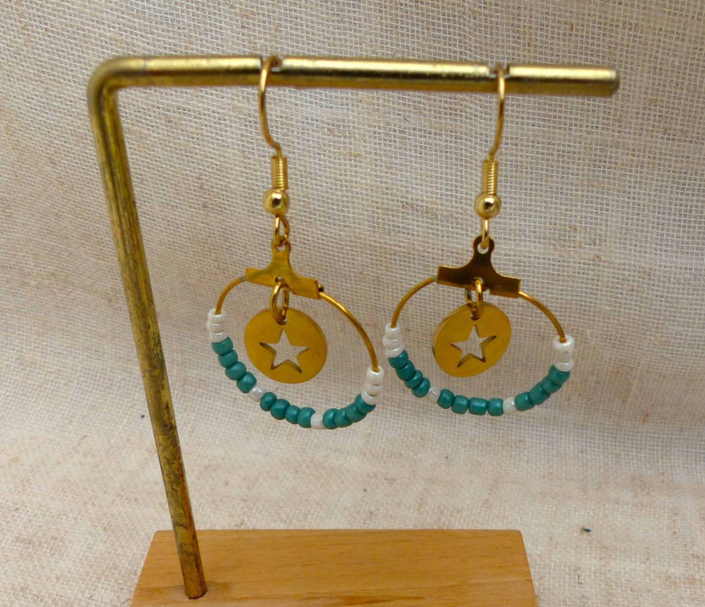 boucles d'oreilles en acier inoxydable et perles bleues et blanches