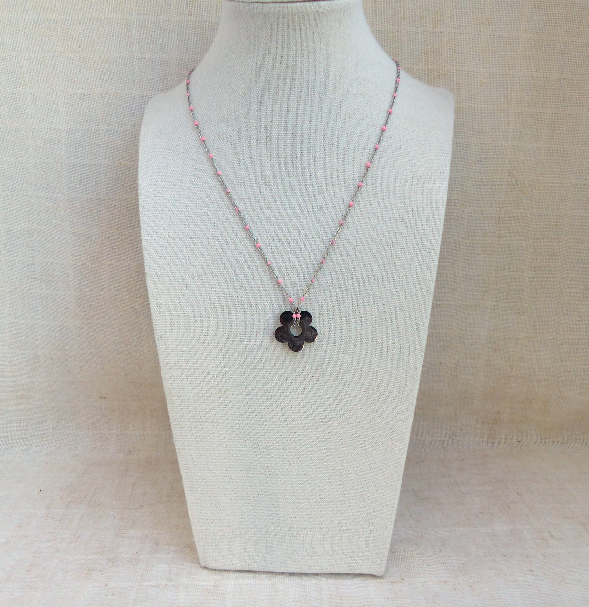 collier-acier-inoxydable-argenté-fait-main.jpg