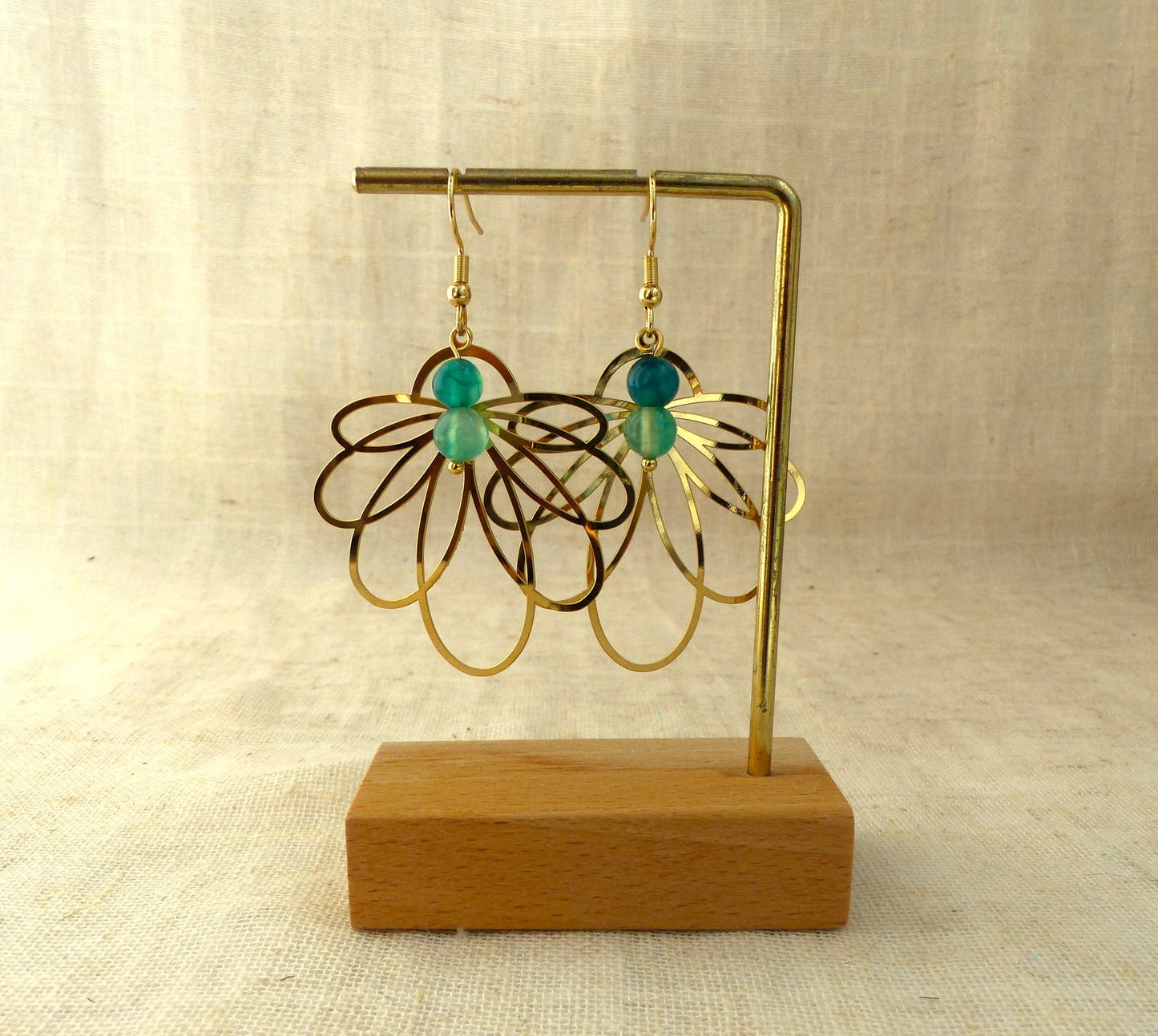 boucles d'oreille en acier inoxydable , pierre agate verte, pendentif fleur bohème fait à la main par SP LELEGANTE